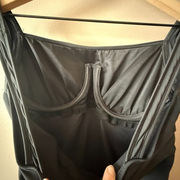 Women's ?/10 Miraclesuit Tankini Set with Short Bottoms - Picture 5 of 13